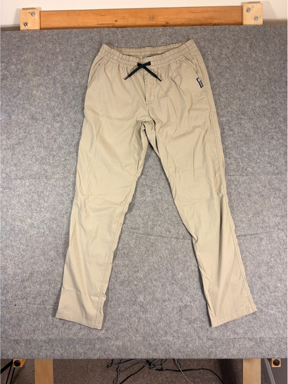 Outdoor Research beige jogger pants mens size medium